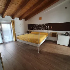 rezervați aici